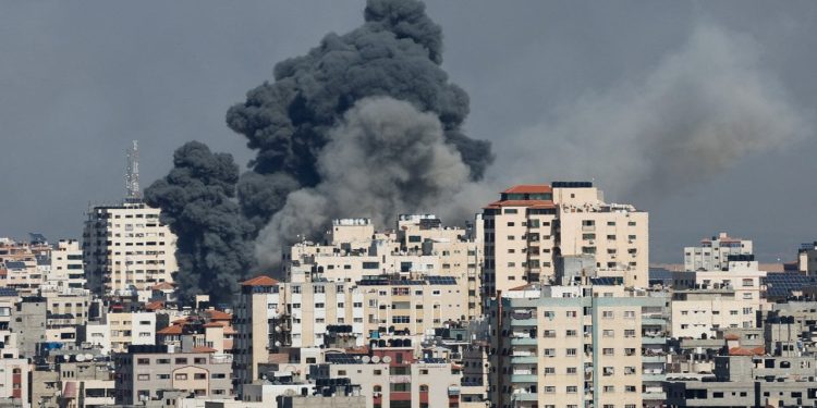 Onlarca İsrailli asker rehin alındı iddiası: Dünyadan itidal çağrıları sürüyor, İsrail'de OHAL ilan edildi