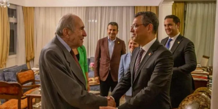 Özgür Özel'den Altan Öymen'e ziyaret