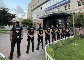 Seyhan ve Çukurova belediyelerine operasyon: 13 kişi tutuklandı