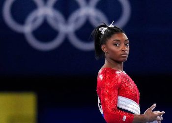 Simone Biles, altın madalyayla döndü