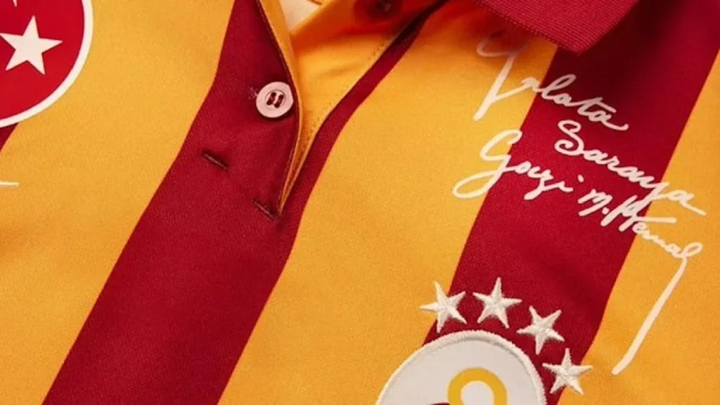 Site çöktü: Galatasaray’dan cumhuriyetimizin 100. yılına özel forma