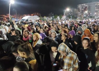 Sivas’ta KYK yurdunda kız öğrenci asansörde mahsur kaldı; binlerce öğrenci protesto etti