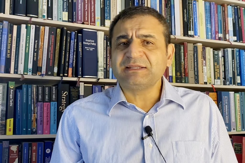 Siyaset bilimci Prof. Dr. Sedat Laçiner uyardı: Bütün Ortadoğu inflak etmek üzere, artık çok geç!