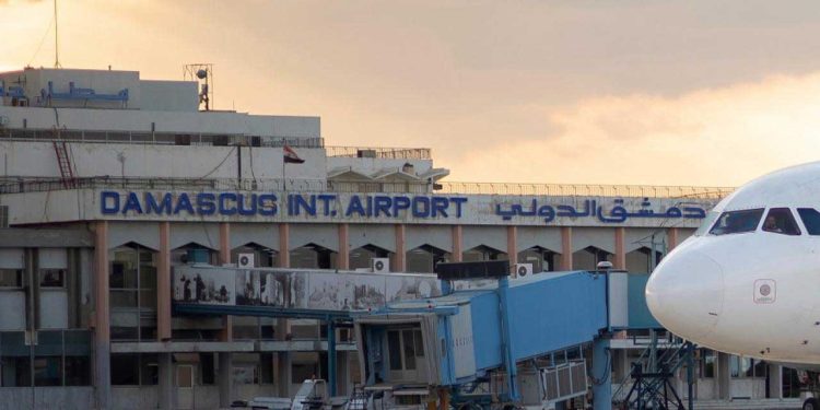 Suriye'deki iki havaalanı İsrail'in bombardımanı sonrası kapatıldı