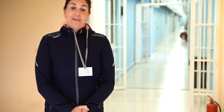 TRT muhabiri Elif Akkuş gözaltına alındı; cezaevleri ‘imaj’ haberine tepki yağmıştı