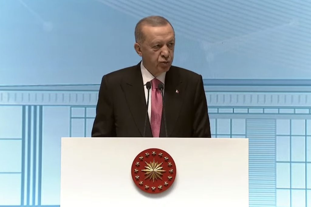 Tayyip Erdoğan: Yeni anayasa talebine hiç kimsenin kulak tıkama lüksü yoktur