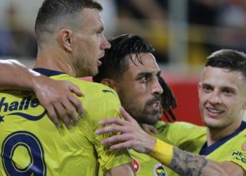 Tezahüratı duyunca tüylerim diken diken oldu