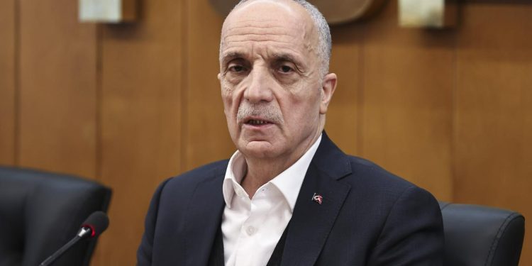Türk-İş Genel Başkanı Ergün Atalay açıkladı: Asgari ücret görüşmelerinde yeni dönem