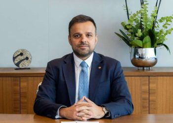 Turkcell'in başına AKP'li eski bakanın oğlu geçti