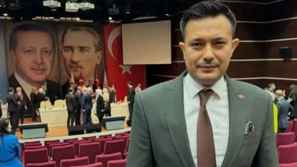 Türkücü Mahmut Tuncer’in oğlu, AKP MKYK üyesi oldu