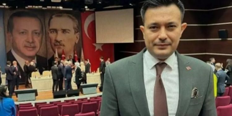 Türkücü Mahmut Tuncer’in oğlu, AKP MKYK üyesi oldu