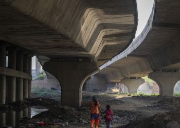 UNICEF: Aşırı hava olayları nedeniyle milyonlarca çocuk yerinden oldu