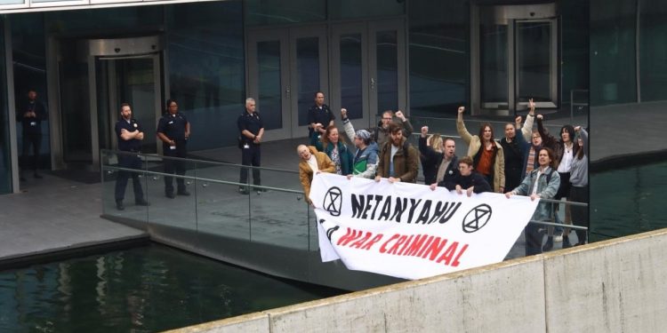 Uluslararası Ceza Mahkemesi'nde 'Netanyahu savaş suçlusudur' eylemi