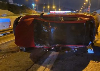 Ümraniye’de iki araç takla attı: 3 yaralı