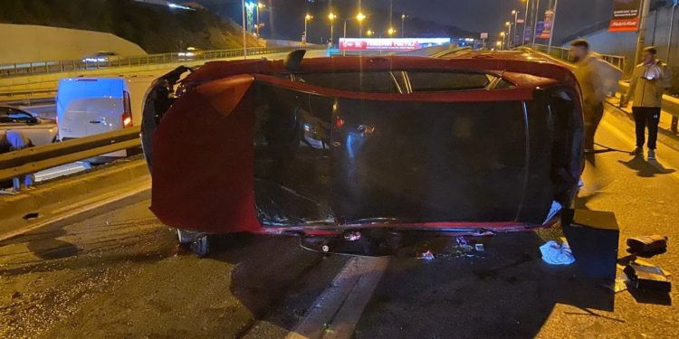 Ümraniye’de iki araç takla attı: 3 yaralı
