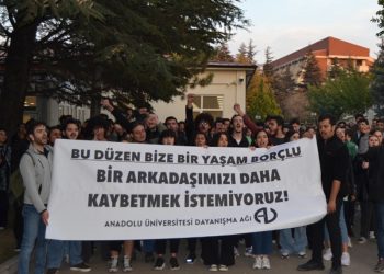 Üniversite öğrencisi borçları yüzünden yemekhanede intihar etti; arkadaşları eylem yaptı