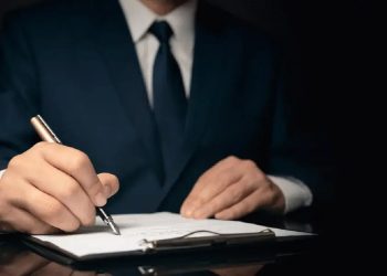 Üstlendiği tüm davaları kazanan kişi sahte avukat çıktı