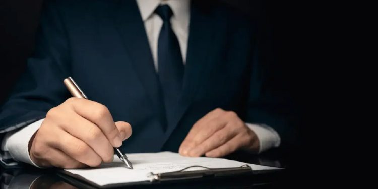 Üstlendiği tüm davaları kazanan kişi sahte avukat çıktı