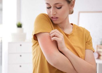 Uzmanı uyardı: Mağazada denenen kıyafetlerden uyuz bulaşabilir