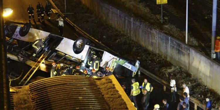 Venedik'te turist taşıyan otobüs köprüden uçtu: 21 ölü, 18 yaralı