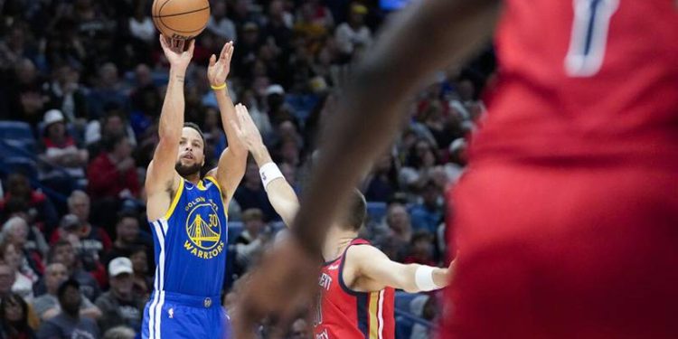 Warriors, Stephen Curry'nin 42 sayısıyla kazandı