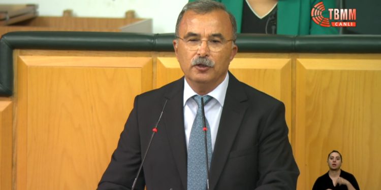 Yeşil Sol Parti grup toplantısı başladı: "Ülkemizin otoriterleşen rejimi değiştirmeye ihtiyacı var"