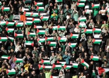 Yönetim "hayır" dedi; Celtic taraftarı Filistin bayrağı açtı