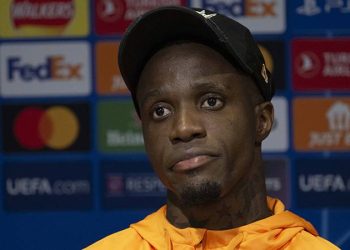 Zaha basın toplantısında o soruya sinirlendi!