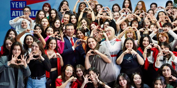 Zeren Ertaş’ın ismi İBB yurduna verilecek