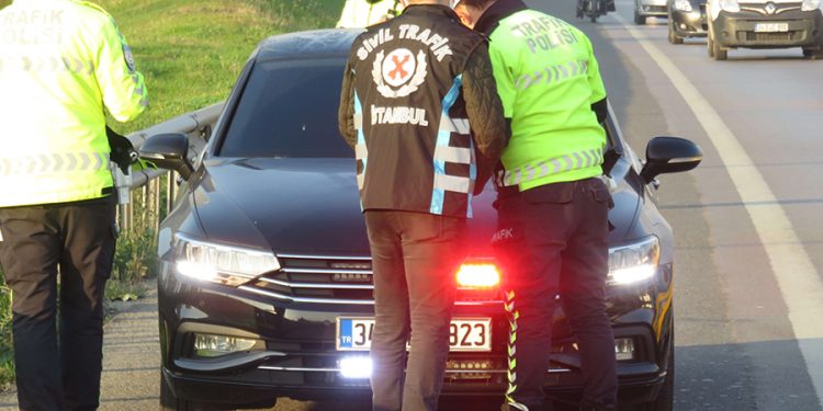 ‘Bakan Yerlikaya, Soylu döneminde dağıtılan çakarları toplatıyor’ iddiası