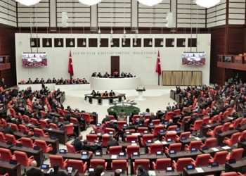 ‘Savaşa hayır’ konuşmalarından rahatsız olan AKP’ye: Sizin gibi riyakar değiliz
