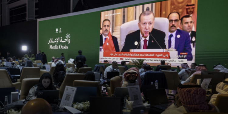 Erdoğan yine batılı ülkeleri hedef aldı: “Filistin’de süregiden katliamlar karşısında sessizliğe bürünmeleri utanç vericidir”