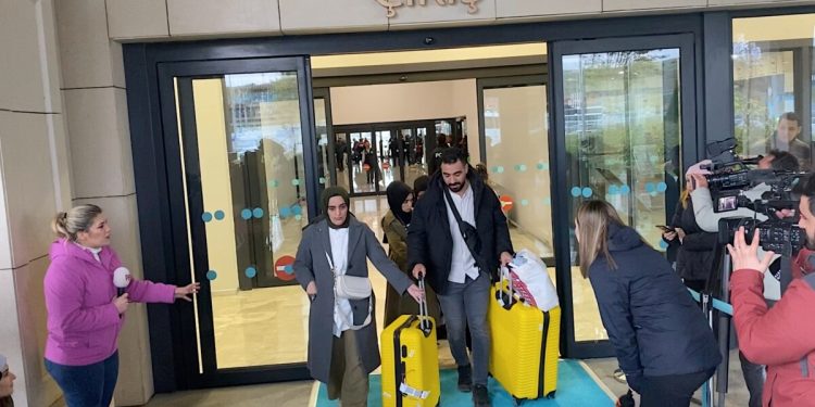 Tahliye edilen 44 Türk İstanbul’da: “Gazzeliler sadece yaşamak istiyor”