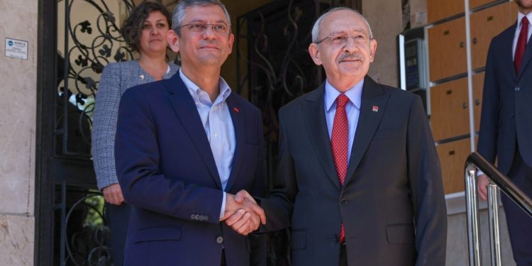 CHP’de Özgür Özel dönemi resmen başladı