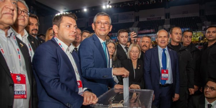 CHP’de Parti Meclisi yarışında Özel’e Salıcı muhalefeti