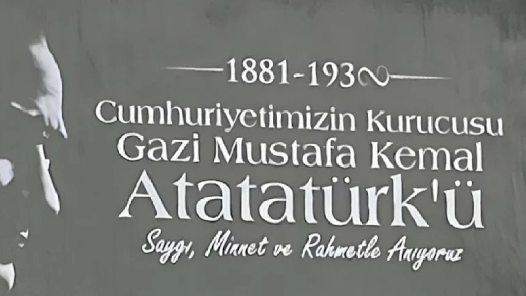 10 Kasım pankartında Atatürk'ün adını yanlış yazdılar