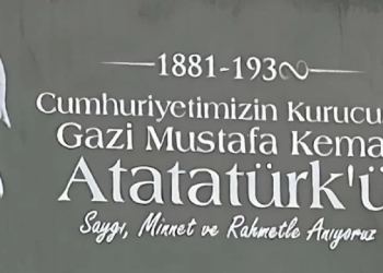 10 Kasım pankartında Atatürk'ün adını yanlış yazdılar
