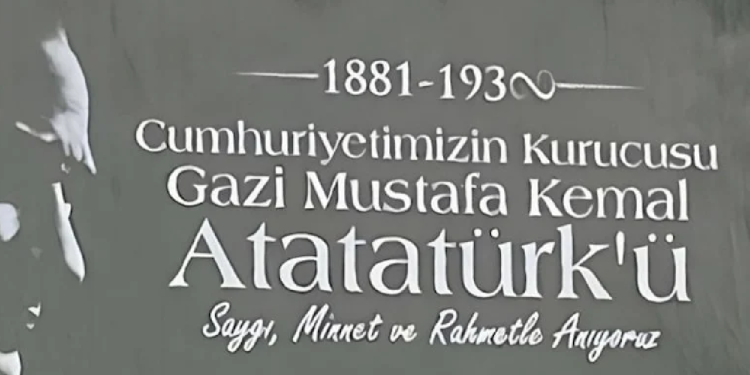 10 Kasım pankartında Atatürk'ün adını yanlış yazdılar