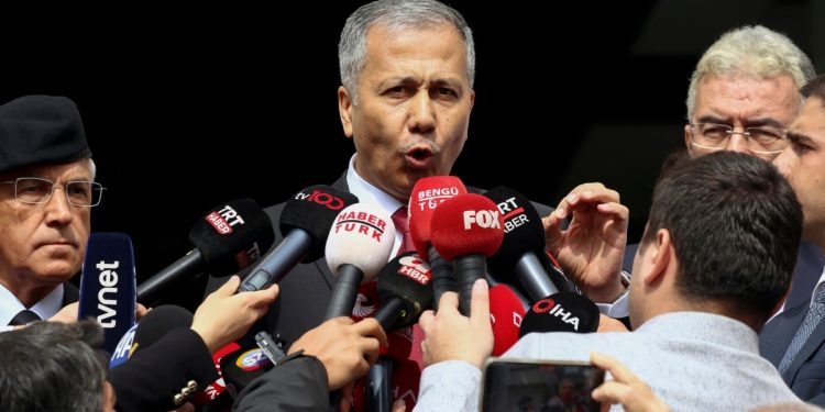 Karadeniz’de kuru yük gemisi battı: 12 Türk mürettebat kayıp