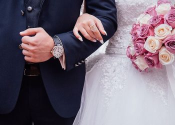 20 yıllık eşine boşanma davası açtı, koca “Nikâh defterindeki imza benim değil” diyerek evliliği düşürttü!