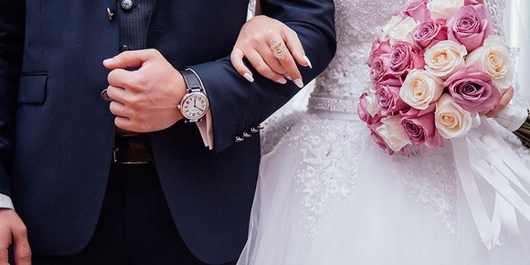 20 yıllık eşine boşanma davası açtı, koca “Nikâh defterindeki imza benim değil” diyerek evliliği düşürttü!