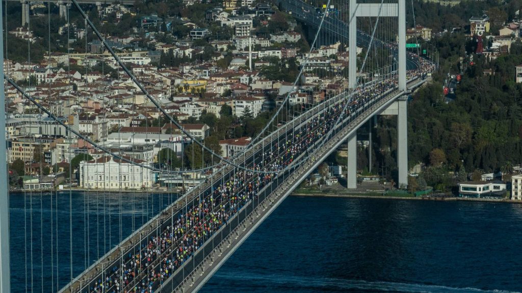 45. İstanbul Maratonu'nu erkeklerde Panuel Mkungo, kadınlarda Beatrice Cheptoo kazandı