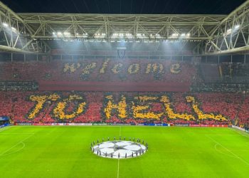 Galatasaray taraftarından ‘Welcome to hell’ koreografisi