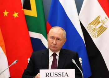 Putin: ABD arabuluculuk görevini tekeline almak istiyor