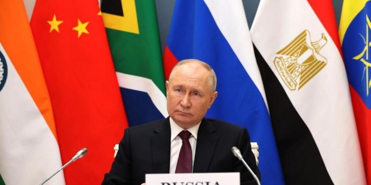 Putin: ABD arabuluculuk görevini tekeline almak istiyor