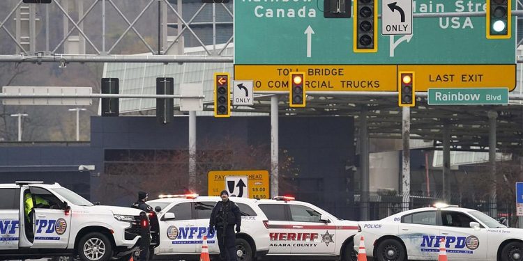 Son dakika haberi: ABD ile Kanada’yı bağlayan Rainbow Köprüsü’nde araç patladı… Sınır kapısı kapatıldı