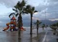 İskenderun sahil şeridi sular altında kaldı
