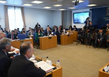 Çelenk: Sanattan ve kültürel hayattan neden bu kadar korkuluyor?