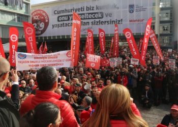 DİSK’in Ankara yürüyüşü: Birlikte mücadele ederek kazanacağız