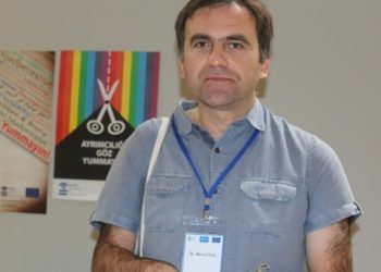 İhraç edilen akademisyen Ünlü görevine iade edildi